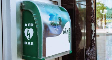 defibrillateur obligatoire placé dans un lieu public