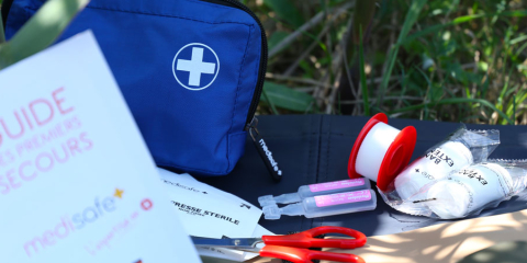 trousse à pharmacie voyage